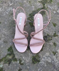 ELLE HEEL