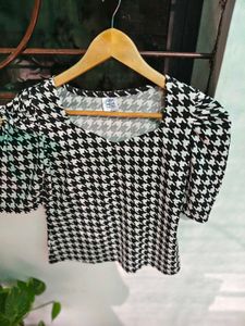 Houndstooth Puff Sleeve Top