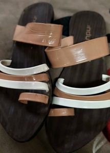 White And coffee brown Colour Flat footwear