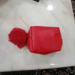 Pom pomm pouch