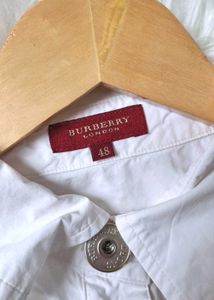 BURBERRY White Sleeveless Button-Up