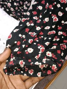 NEW BLACK SLIM TOP