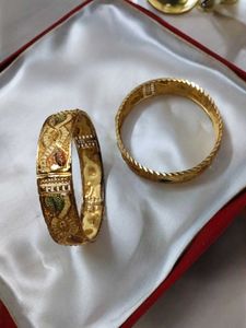 2 Bangles Kade