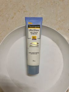 Neutrogena Skincare Kit + Freebie