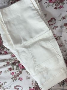 women’s white jeans