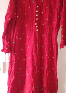 Red Mirror With Kurti