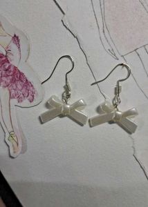 Bow Pearl Earrings