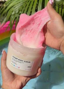 STRAWBERRY AND LYCHEES BODY SCRUB