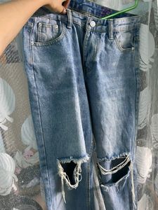 Trendy Knee Cut Jeans