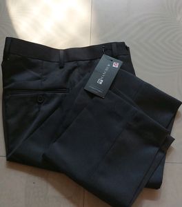 MANCREW Men Regular Fit Black Cotton Blend Trouser