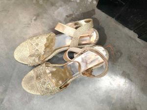 Golden Heels 👠