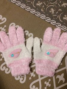 Baby Pink 🩷 And White Gloves