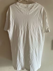Levi’s white T-shirt