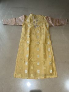 women’s Ethnic Kurta