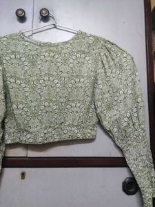 Full Sleeves Crop Top