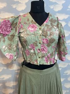 Floral Print Crop Top with PleatedFlar