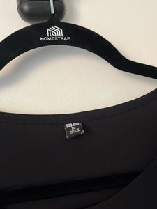 Uniqlo Elegant Black Blouse