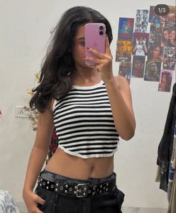 Black And White Crop Top Very Trendy