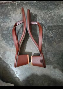 Cetwalk Brown Heeled Thong Sandals
