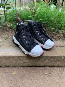 Converse (only 10 times used)
