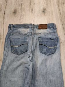 Ma2251 Lee jeans waist 32 inches