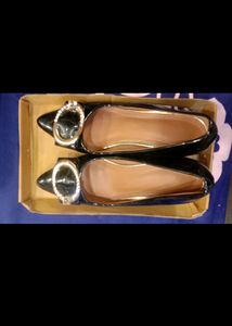Black Pointed Toe Flats
