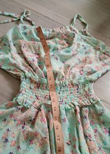 Beautiful Hulter Neck Flowered Print Top.