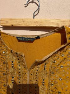 &#34;Brand new best price AVAASA kurti 💙💛✨&#34;