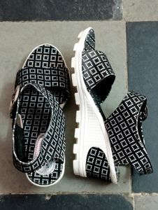 Sandals Small Hills