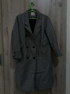 A Houndstooth Checkered Overcoat In Blended Wool.