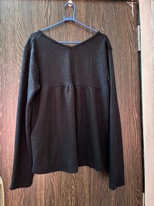 Black Sweatshirt