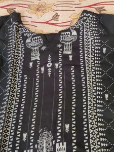 Kurta Set With One Kurti Free