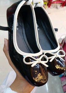 Uniqon Black Patent Bow Flats