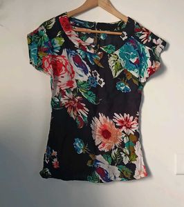 Beautiful Floral Top (Women)