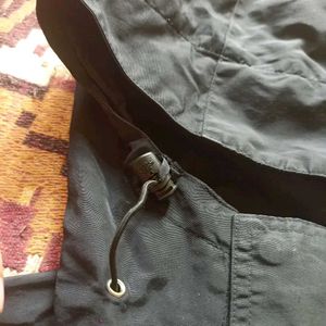 TNF Windcheater