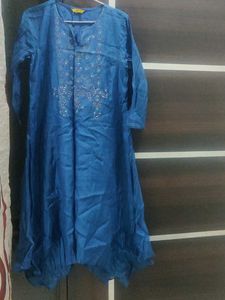 Elegant Blue Embroidered Kurta