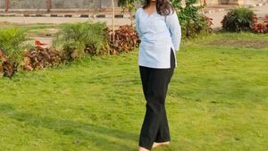 Elegant Blue Embroidered Kurta