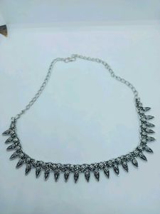 Beautiful Neckpiece With 10pieces Courier Bag FREE
