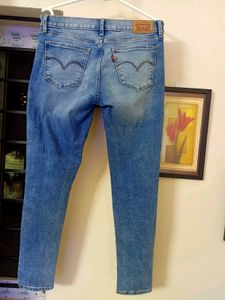 Women&#39;s Levis 710 Super Skinny Jeans