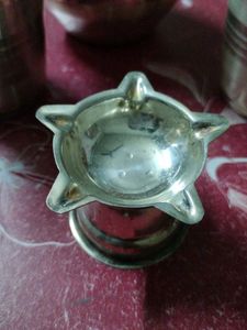 Gota chandi Pot, 2 glasses, diya