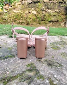 ELLE HEEL