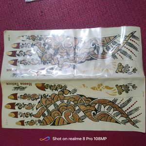 Saachi Sia Hand Tattoo