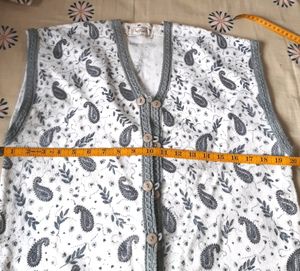 White And Grey Sleeveless Winter Wear