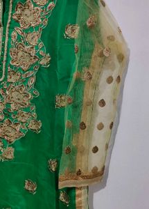 Pakistani Kurta With Dupatta And Patiyala