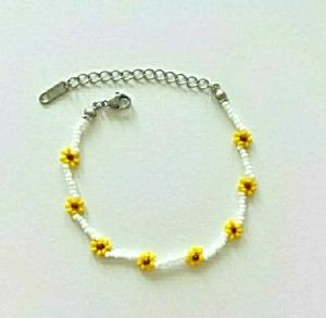 Daisy Beaded Bracelet