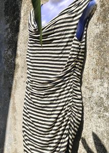 9E. BLACK AND NUDE SEXY BODYCON