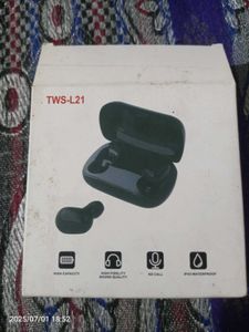 Wireless Earbuds in Like New Condition