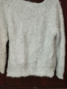 😍Furry 🤍White Top