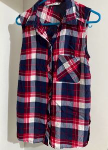 Casual sleeveless summer shirt from Only!