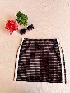 Chic & Timeless Forever 21 Skirt - Size M